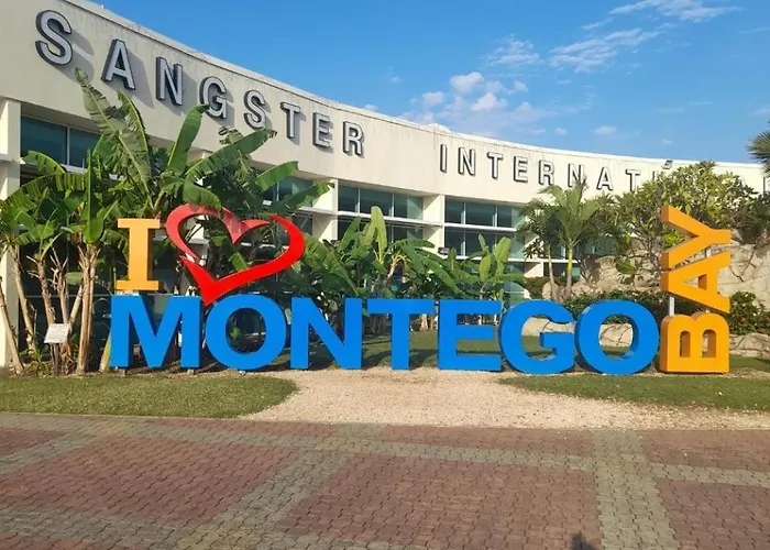 Westgate Hills Jamaica Melrose Place Apartment *